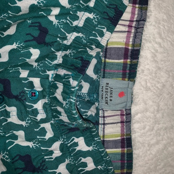 Green deer pattern pajama shorts with buttons - Picture 2 of 8
